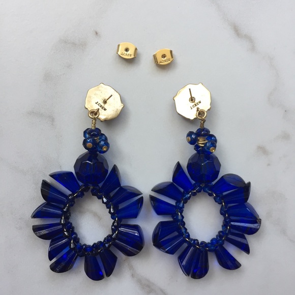 ✨PM EDITOR PICK✨ J. Crew wreath statement earrings - Picture 3 of 5